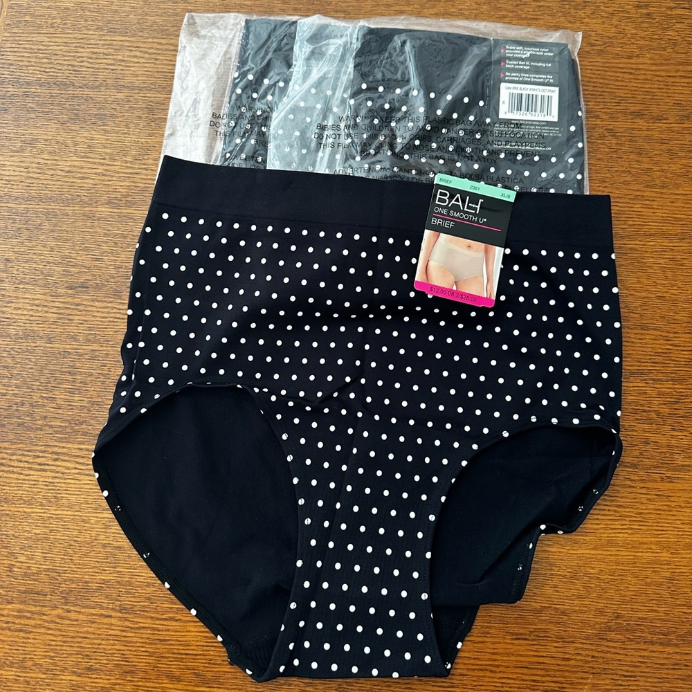 Bali one Smooth U lot of 3 pair of briefs, NEW in size extra-large